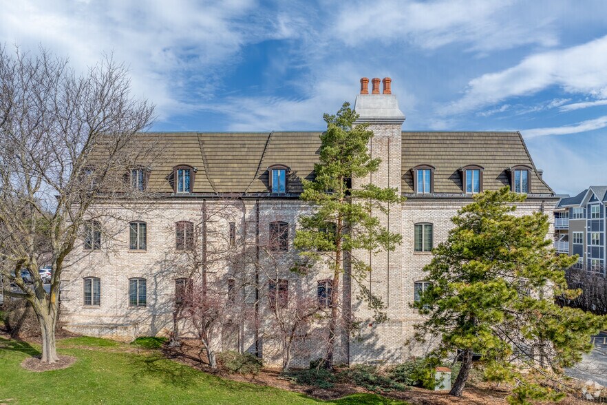 More Photos Of 500 Elm Grove Rd, Elm Grove Office For Lease