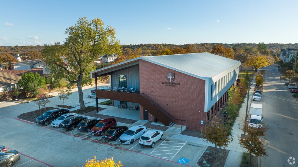 More Photos Of 133 Nursery Ln, Fort Worth Office For Lease