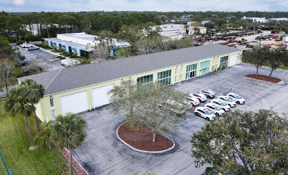 More Photos Of 2190 NW Reserve Park Trace, Port Saint Lucie Showroom For Sale