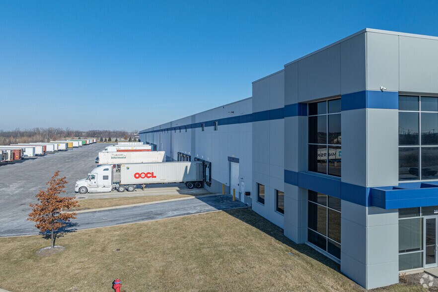 More Photos Of 3801 CenterPoint Way, Joliet Distribution For Lease