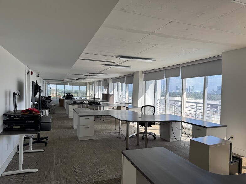 More Photos Of 1720 Harrison St, Hollywood Office Residential For Sale