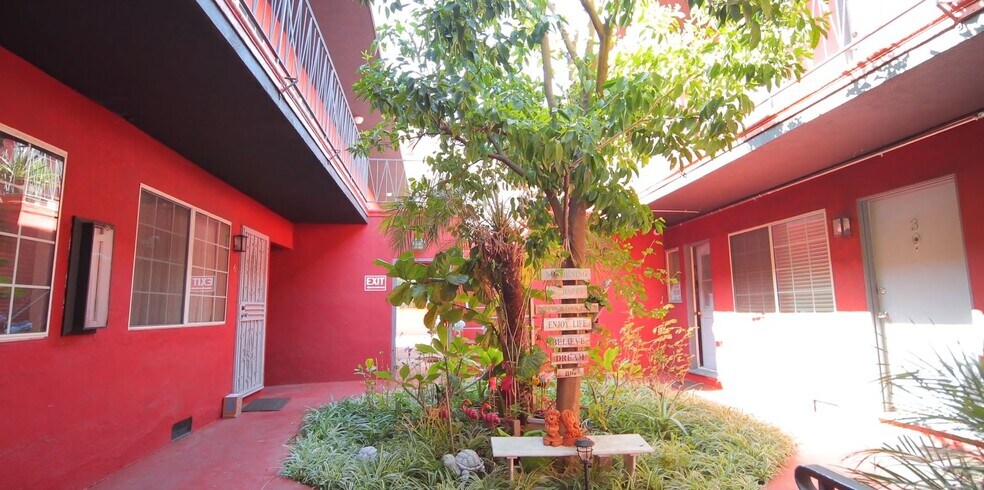 More Photos Of 1719 N Wilton Pl, Los Angeles Apartments For Sale