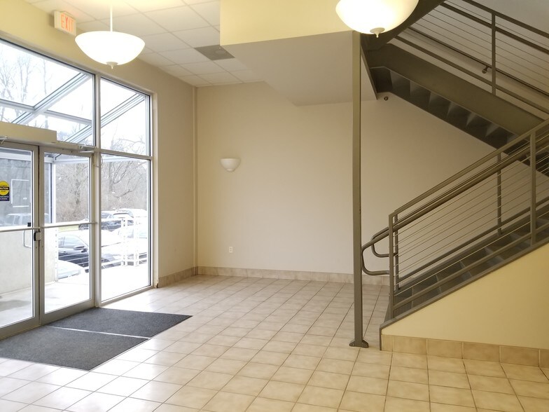 More Photos Of 1888-1890 N Market St, Frederick Office For Lease