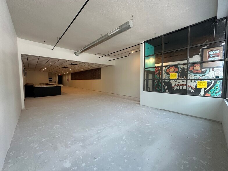 More Photos Of 1323 O St, Lincoln Bar For Lease