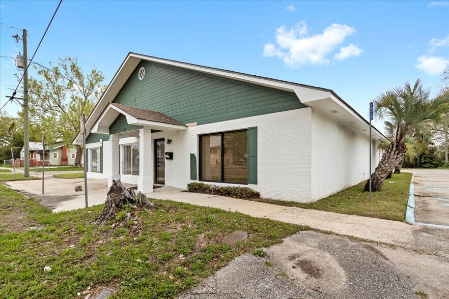 Primary Photo Of 1924 30th Ave, Gulfport Assisted Living For Sale