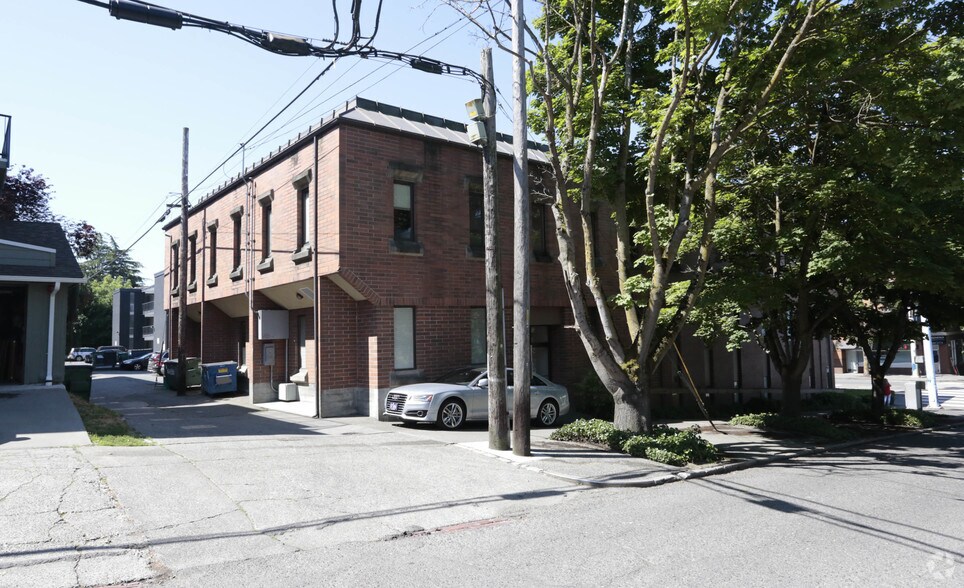 More Photos Of 2722 Eastlake Ave E, Seattle Office For Lease