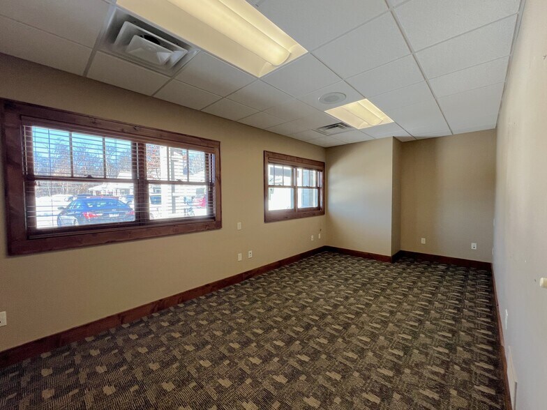 More Photos Of 13794 Bluestem Ct, Baxter Office For Lease