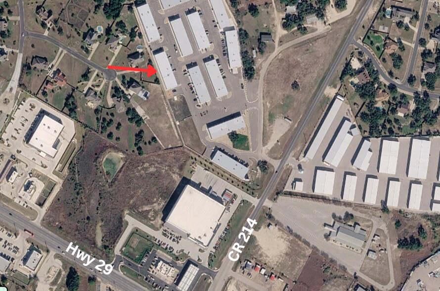 More Photos Of 233 County Road 214, Liberty Hill Flex For Lease