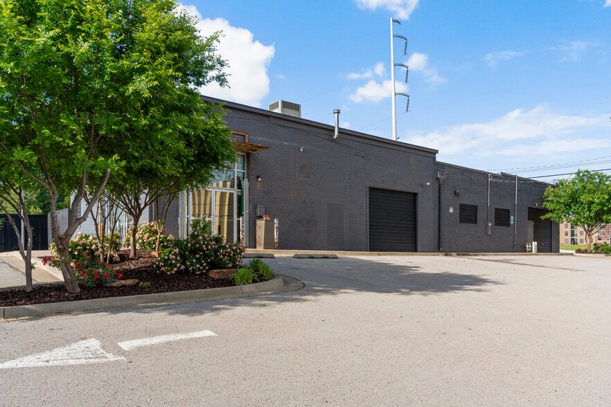 More Photos Of 621 S Kenosha Ave, Tulsa Auto Repair For Sale