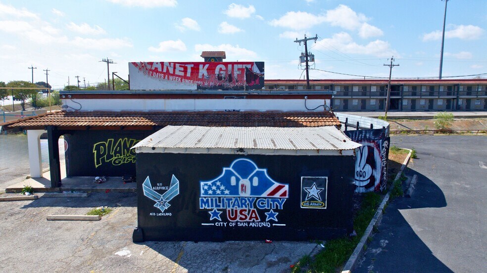 More Photos Of 6515 W Military Dr, San Antonio Freestanding For Sale