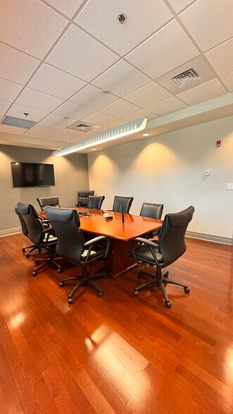 More Photos Of 125 W Romana St, Pensacola Office For Sale