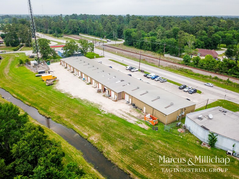 More Photos Of 27493 Hanna Rd, Conroe Warehouse For Lease