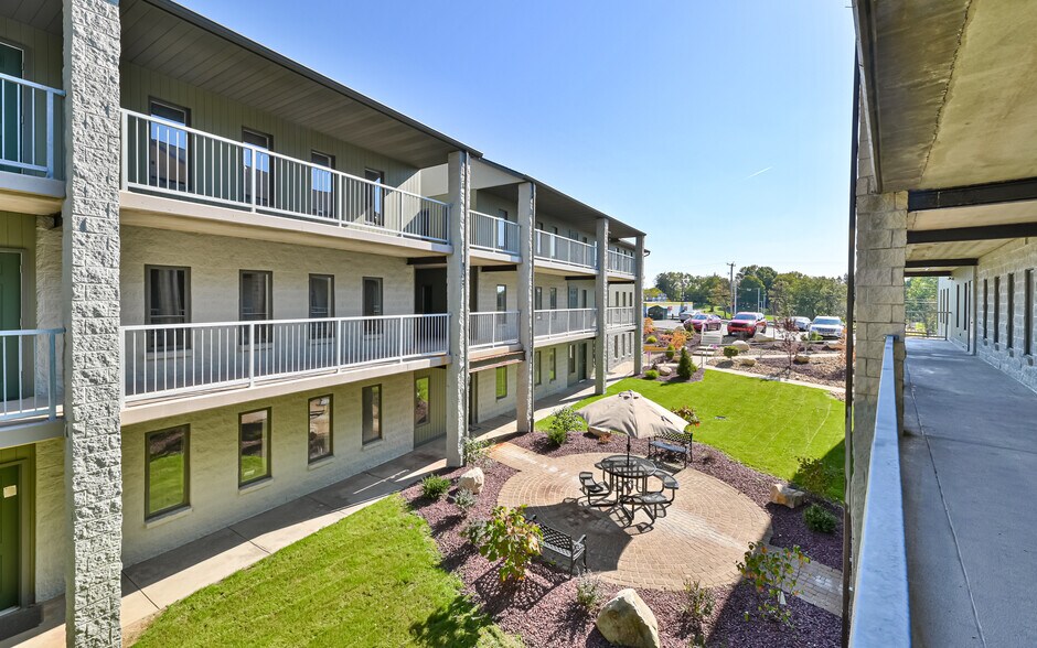 More Photos Of 101 N Meadows Dr, Wexford Office For Lease