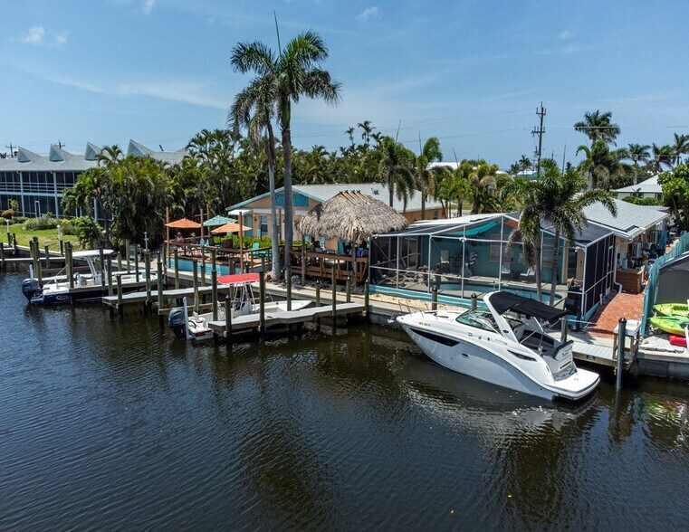 Primary Photo Of 2960 Oleander St, Saint James City Hotel For Sale