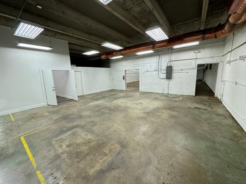 More Photos Of 6461 Garden Rd, Riviera Beach Industrial For Lease