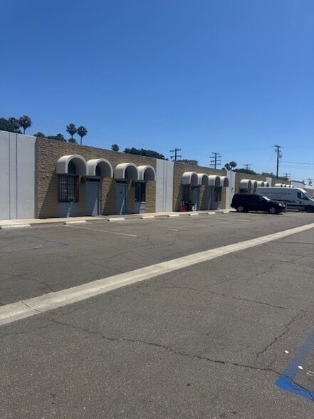 Primary Photo Of 6900 Knott Ave, Buena Park Warehouse For Lease