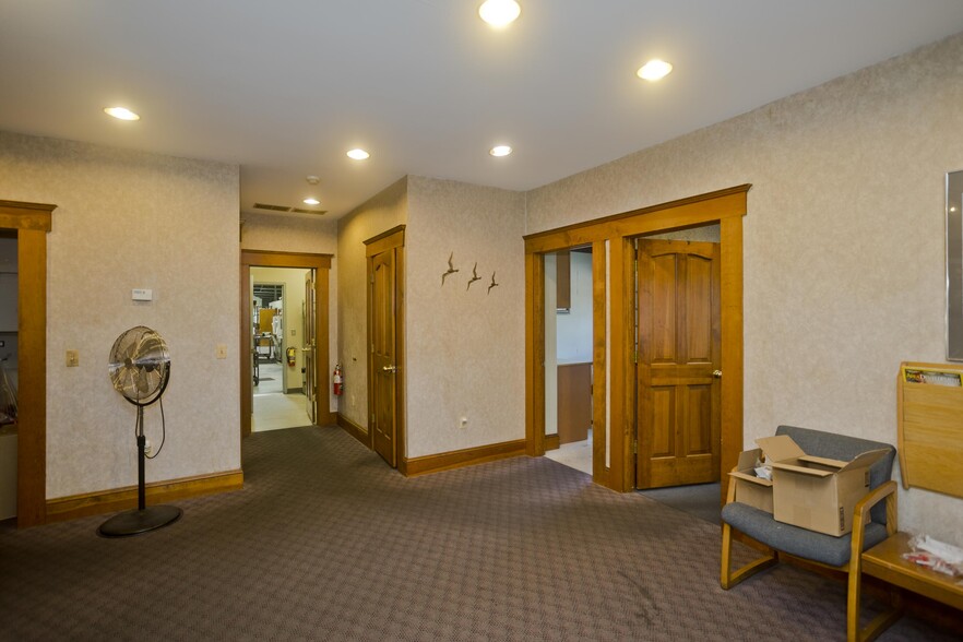 More Photos Of 16 Arthur St, Easthampton Warehouse For Sale