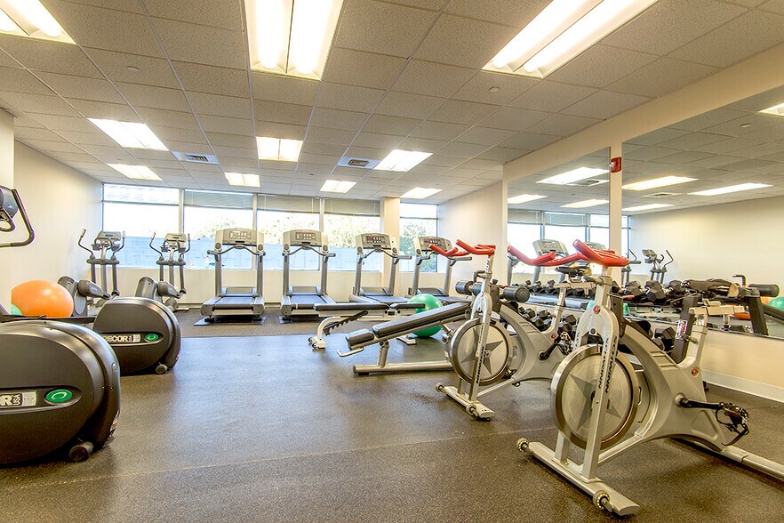 More Photos Of 535 Connecticut Ave, Norwalk Office For Lease