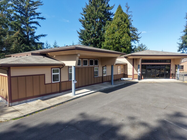More Photos Of 2645 N 17th St, Coos Bay Medical For Sale