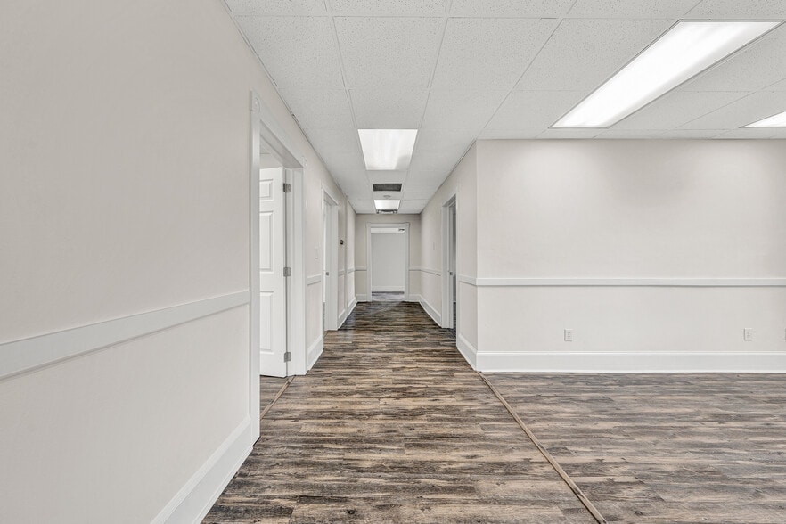 More Photos Of 628 S Colorado St, Salem Office For Sale