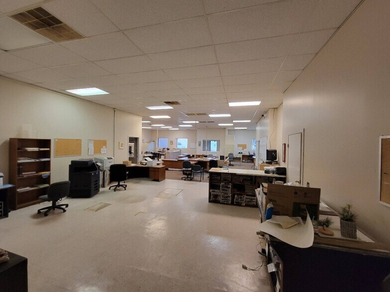 More Photos Of 34 N Ash St, Blackfoot Manufacturing For Sale