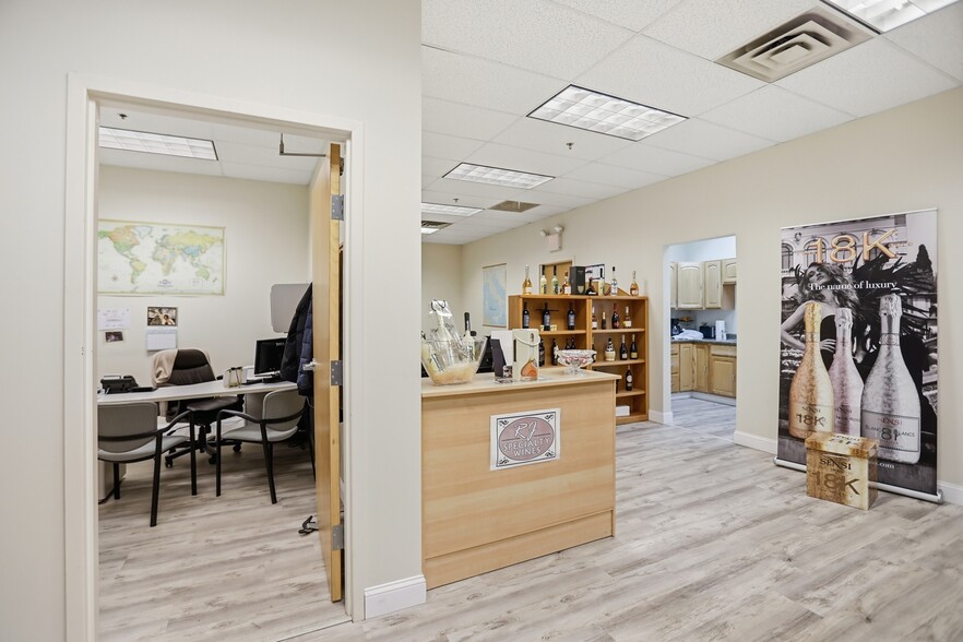 More Photos Of 678 Andover St, Lawrence Light Manufacturing For Lease