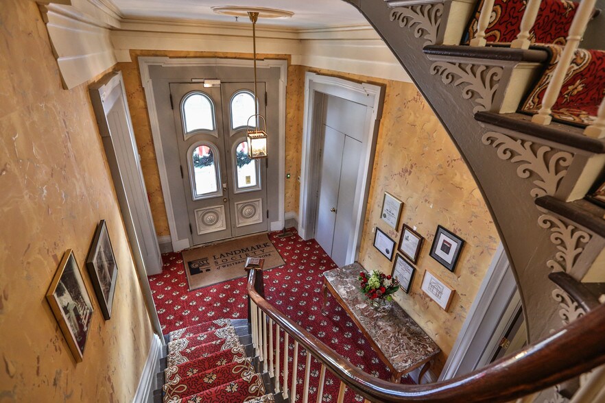 More Photos Of 129-133 S Fitzhugh St, Rochester Office Residential For Lease