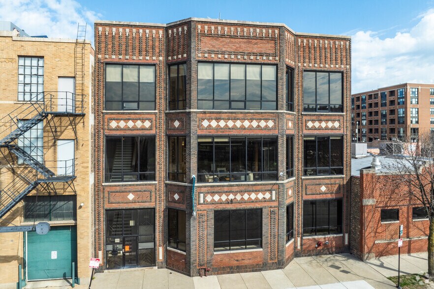 More Photos Of 2241 S Wabash Ave, Chicago Loft Creative Space For Sale