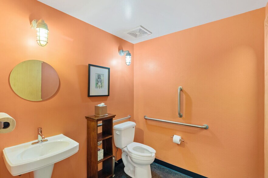 More Photos Of 216 N Tejon St, Colorado Springs Storefront For Sale