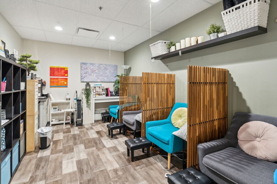 More Photos Of 7005 Fairmount Dr SE, Calgary Medical For Sale