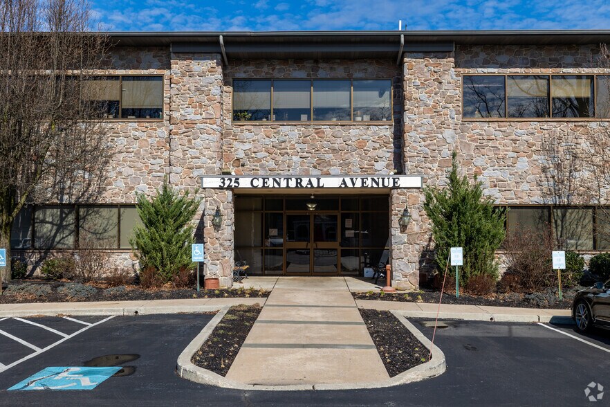 More Photos Of 325 W Central Ave, Malvern Medical For Sale