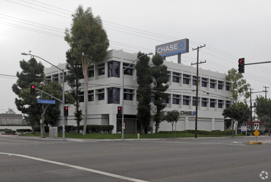 More Photos Of 910 S Brookhurst St, Anaheim Office For Lease