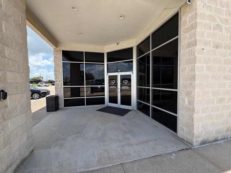 More Photos Of 11755 W Little York Rd, Houston Industrial For Lease