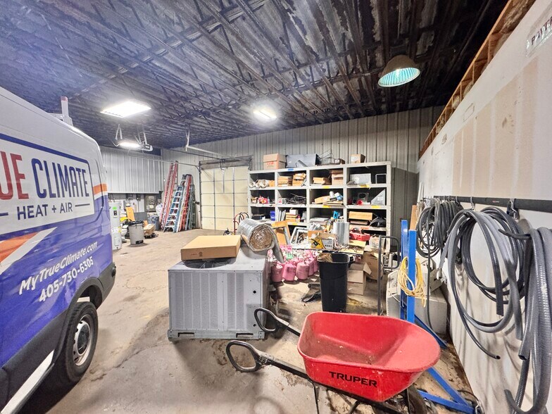 More Photos Of 3504 S Meridian Ave, Oklahoma City Warehouse For Lease