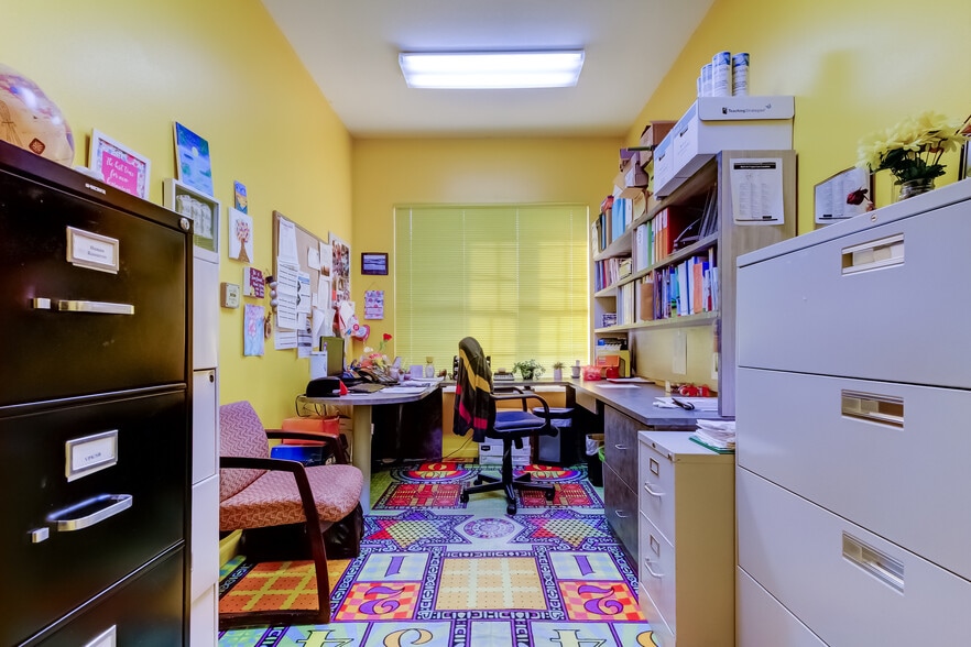 More Photos Of 8816 W Robson St, Tampa Religious Facility For Sale