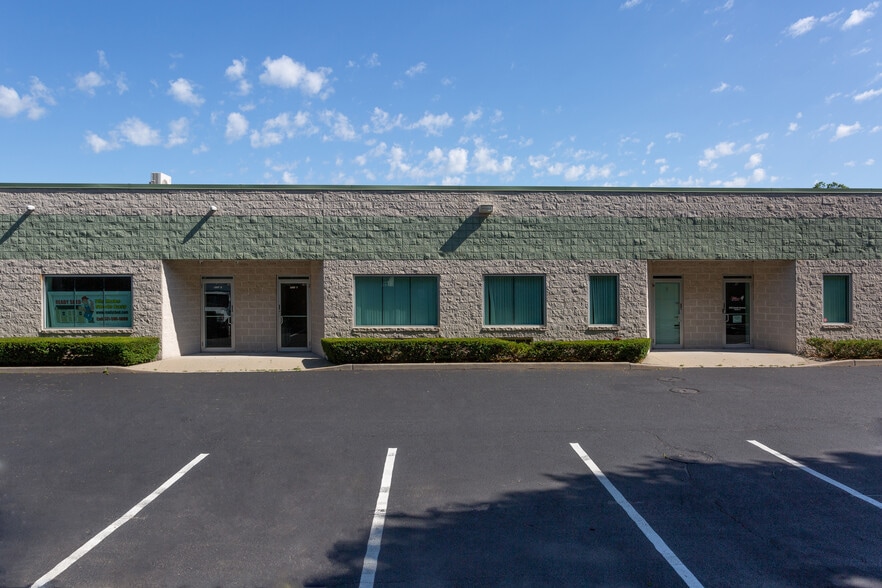 More Photos Of 850 Lincoln Ave, Bohemia Warehouse For Lease