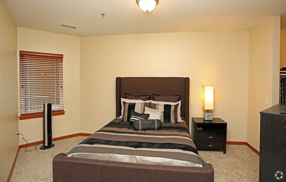 More Photos Of 401 N Washington St, Green Bay Apartments For Lease