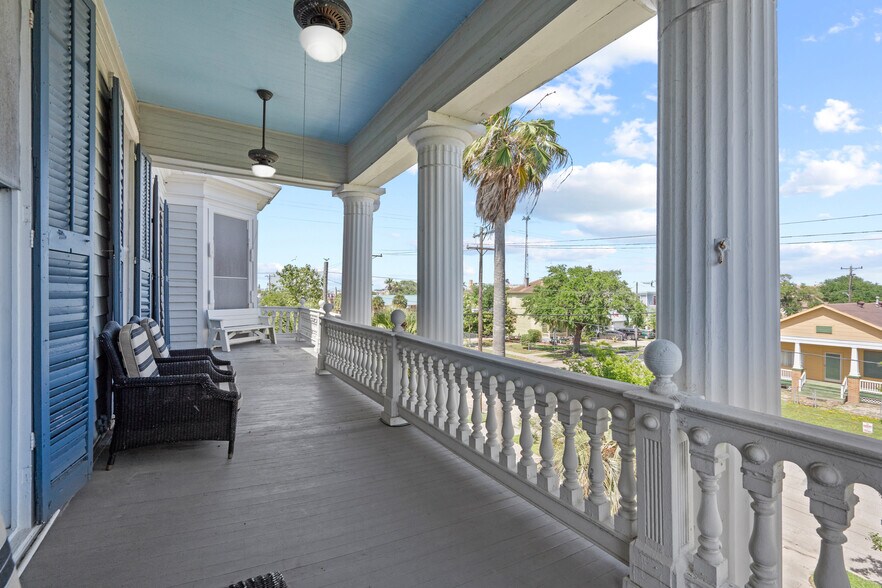 More Photos Of 1103 33rd St, Galveston Hotel For Sale
