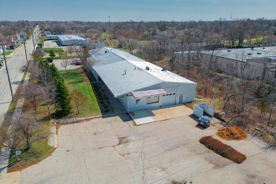 Primary Photo Of 150 Osmun St, Pontiac Warehouse For Sale