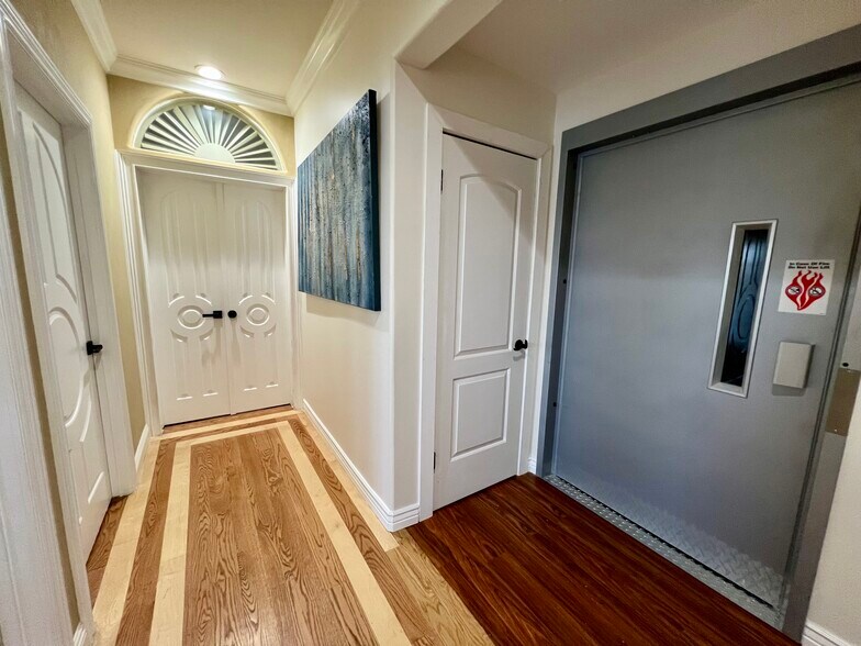 More Photos Of 21428 N 55th Ave, Glendale Assisted Living For Lease