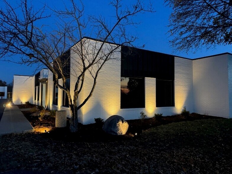 More Photos Of 620 S IL Route 31, Mchenry Office For Lease