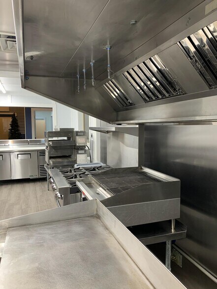 More Photos Of 802 S Shore Diamond Lake Rd, Newport Restaurant For Sale