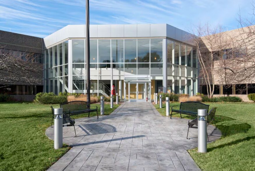 More Photos Of 397 Williams St, Marlborough Research And Development For Lease