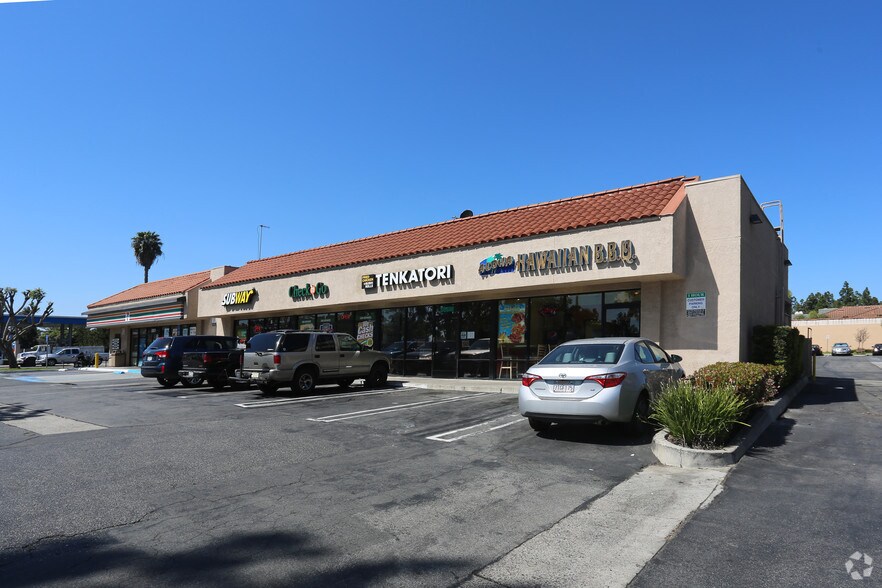 More Photos Of 3001 Bristol St, Costa Mesa Storefront For Lease