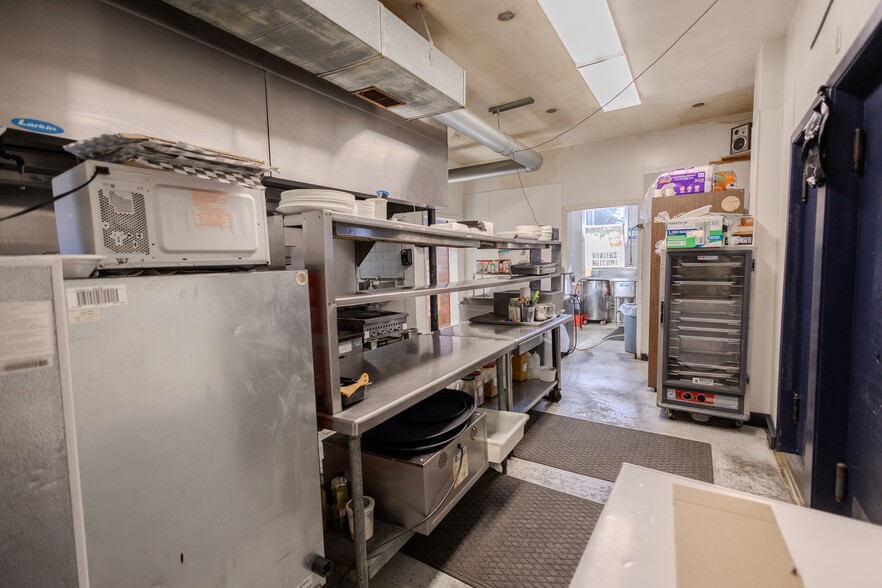 More Photos Of 1525 16th St, Central City General Retail For Sale