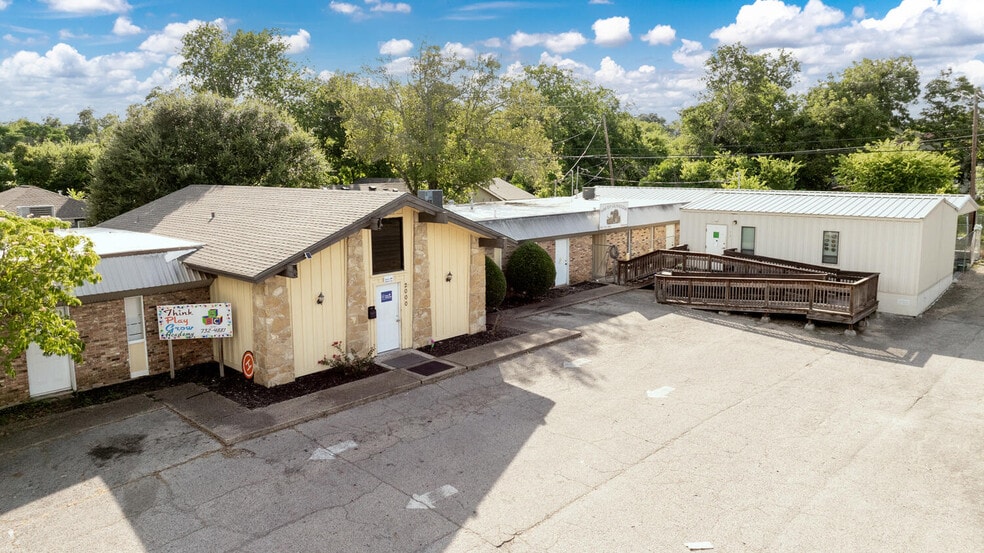 Primary Photo Of 2000 N 25th St, Waco Daycare Center For Sale