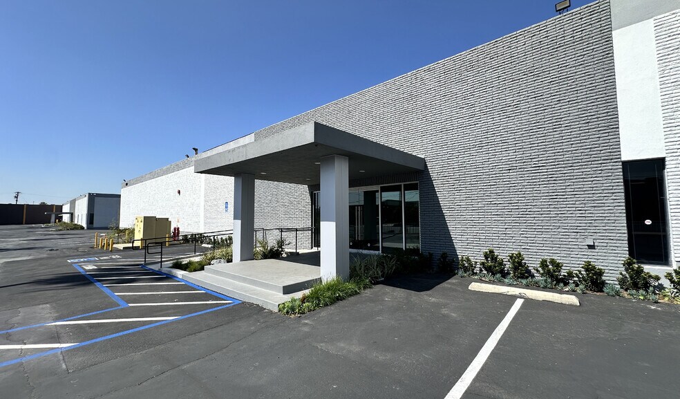 More Photos Of 15711-15777 S Broadway, Gardena Warehouse For Sale