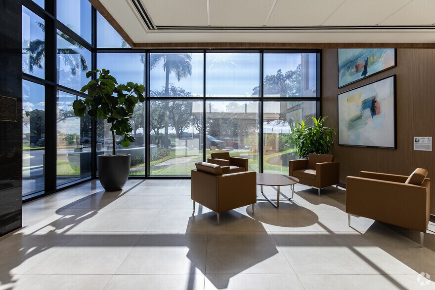 More Photos Of 8100 Oak Ln, Miami Lakes Office For Lease