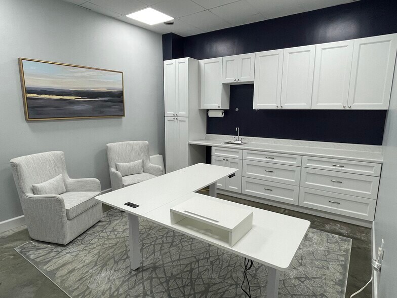 More Photos Of 8115 Waters Ave, Savannah Showroom For Sale