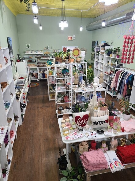 More Photos Of 4757 N Lincoln Ave, Chicago Storefront For Lease